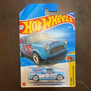 Hot Wheels '67 Austin Mini Van - Vibrant Blue